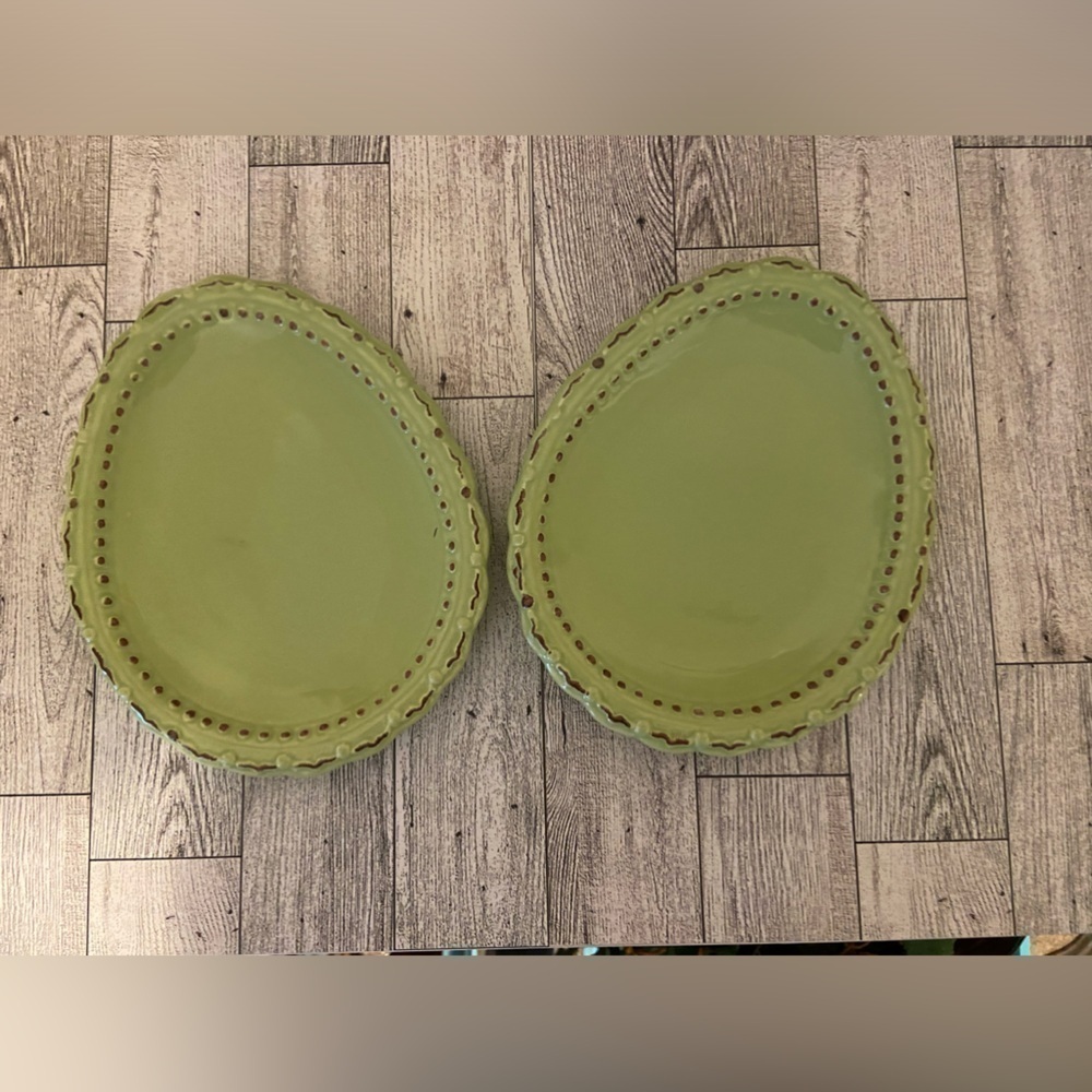 Set of 2 Hobby Lobby Farmhouse Chic Egg Plate, NWT green
